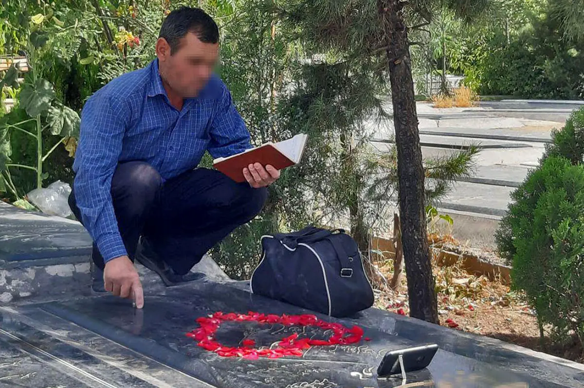 پدیده ای نو در بهشت زهرا؛ فاتحه خوانی مجازی با ماهی ۵ میلیون تومان درآمد! + عکس