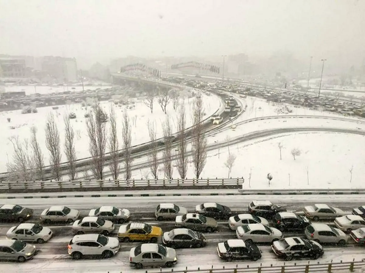 پایتخت سفیدپوش شد/عکس