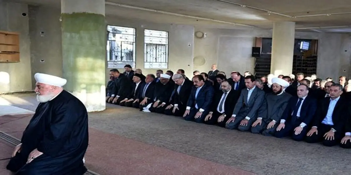 بشار اسد نماز عید قربان را اقامه کرد/ عکس