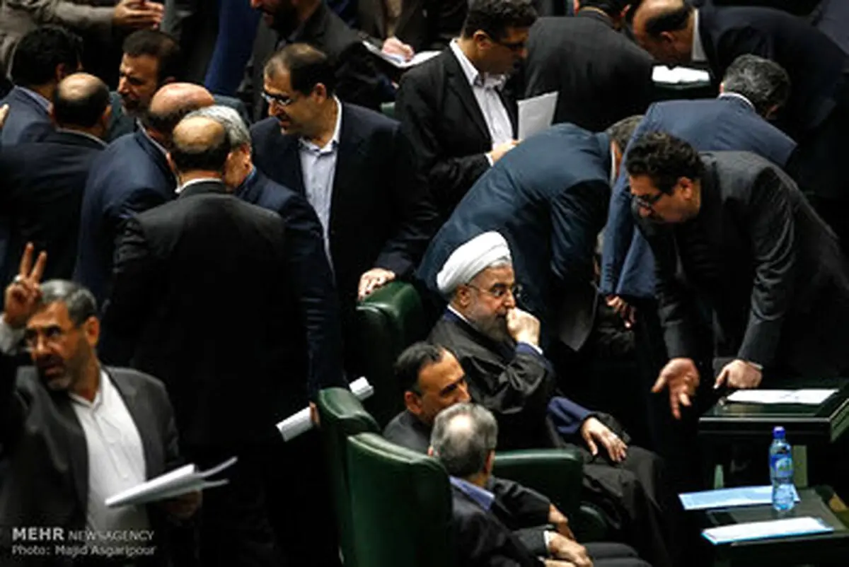 نخستین تصاویر از حضور روحانی در جلسه رای اعتماد وزیر پیشنهادی علوم