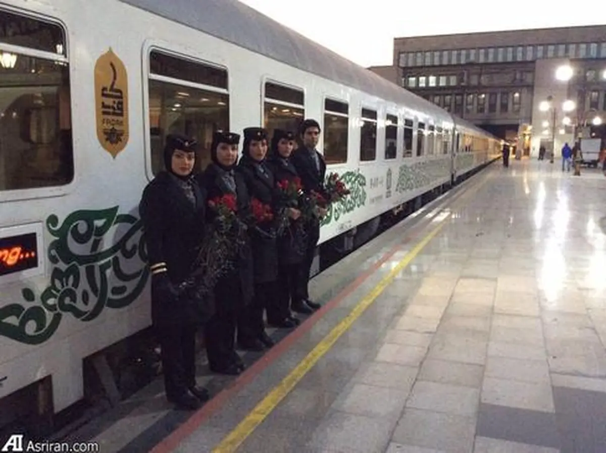 محل سانحه قطار سمنان گل باران می شود/ تصاویر