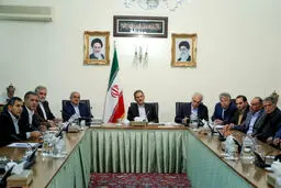 پنج گلایه صنعتگران به جهانگیری/ دستور معاون اول در صورت تخلفات بانکی