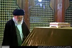 رهبر انقلاب در حرم مطهر امام راحل و گلزار شهدای بهشت زهرا/تصاویر