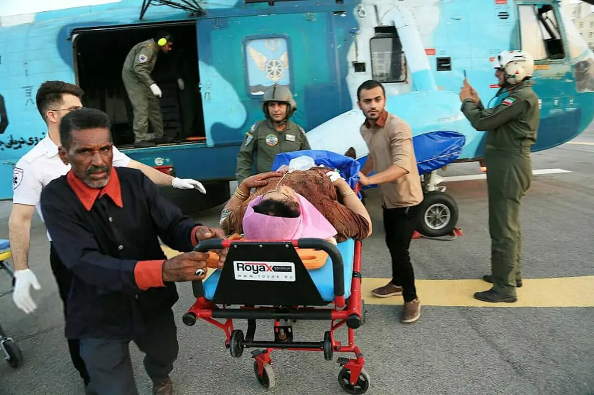 انتقال مصدومان حادثه اتوبوس زائران کربلا در هرمزگان