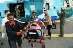 انتقال مصدومان حادثه اتوبوس زائران کربلا در هرمزگان