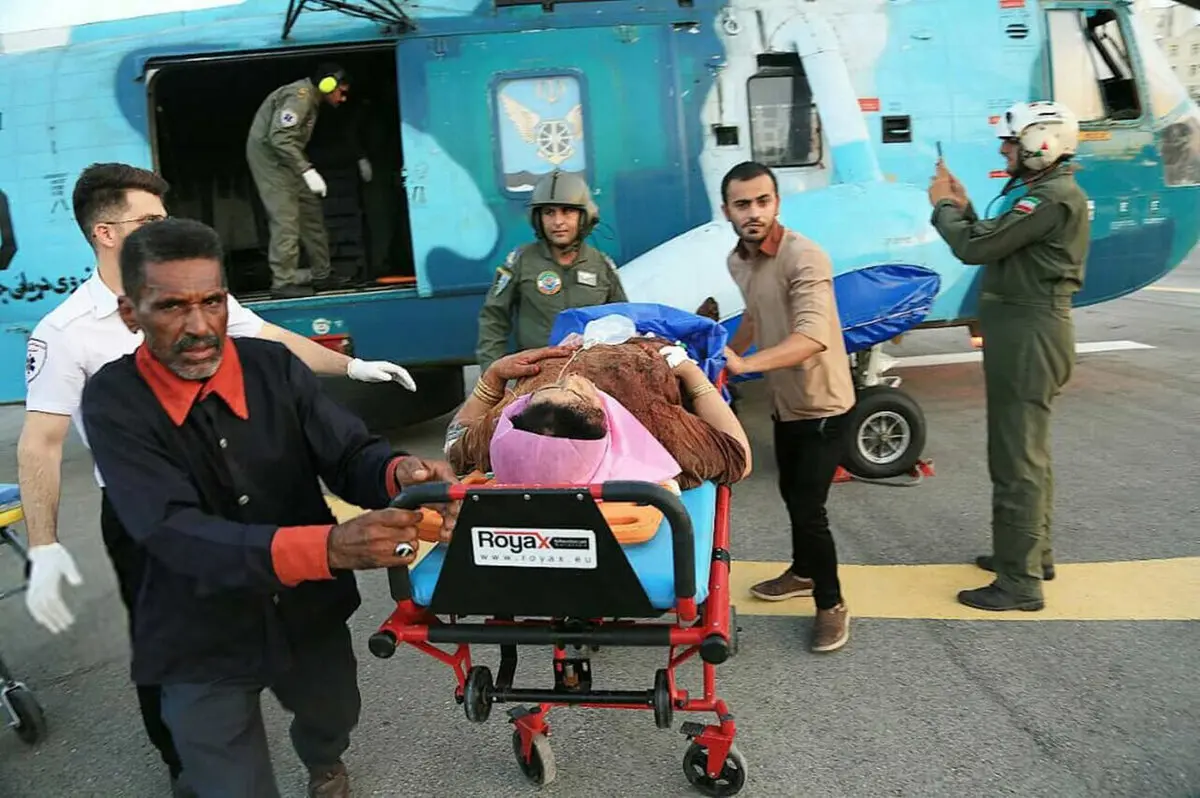 انتقال مصدومان حادثه اتوبوس زائران کربلا در هرمزگان