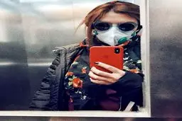 استایل ترسناک خانم بازیگر در آسانسور! + عکس