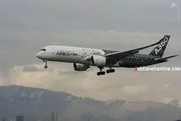 ورود مدرنترین هواپیمای ایرباس به تهران/عکس