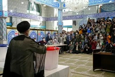 تصاویری متفاوت از رای دادن ابراهیم رئیسی