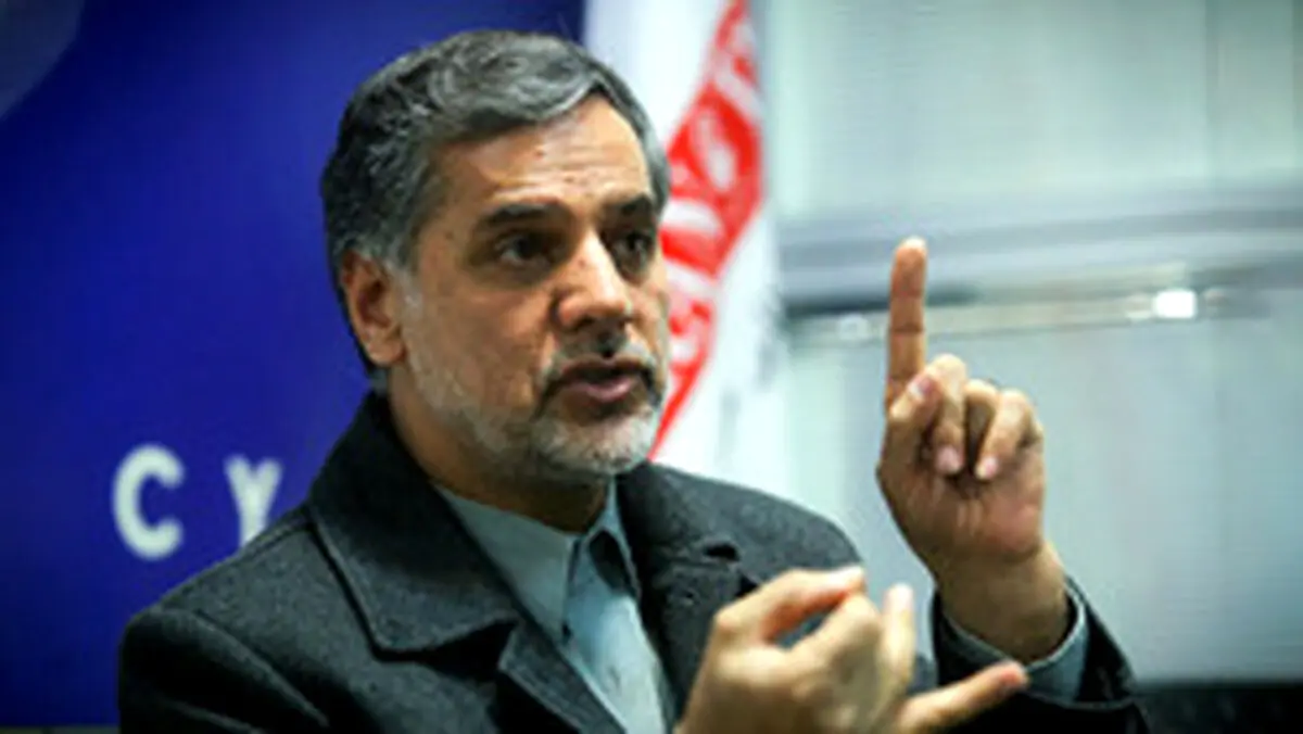 سید حسین نقوی‌ حسینی: روحانی دنبال دو قطبی سازی است/ او دیگر حرفی برای گفتن ندارد و مردم به حواشی‌اش توجه نمی‌کنند