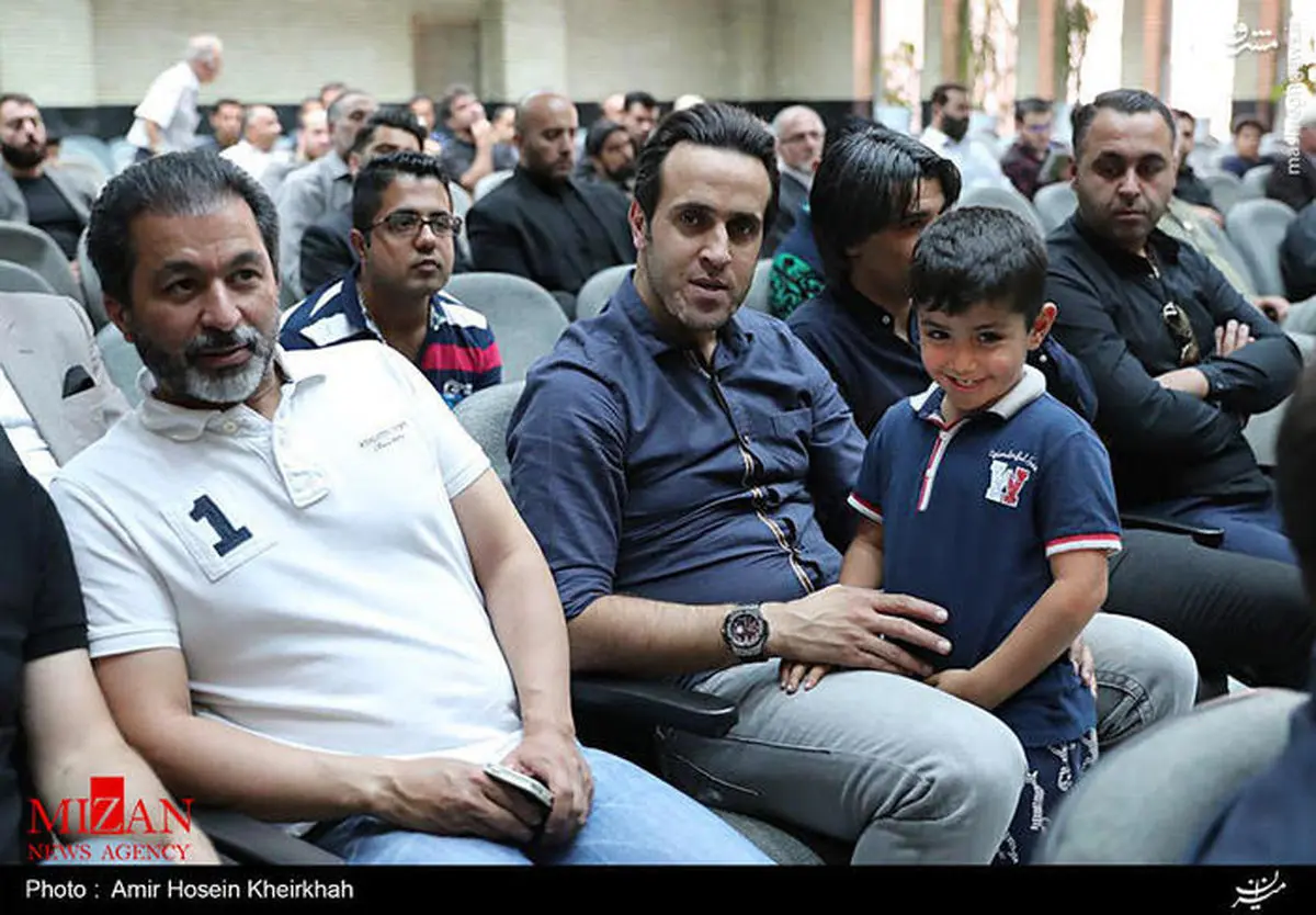 علی کریمی در مراسم ختم مادر پژمان جمشیدی/عکس