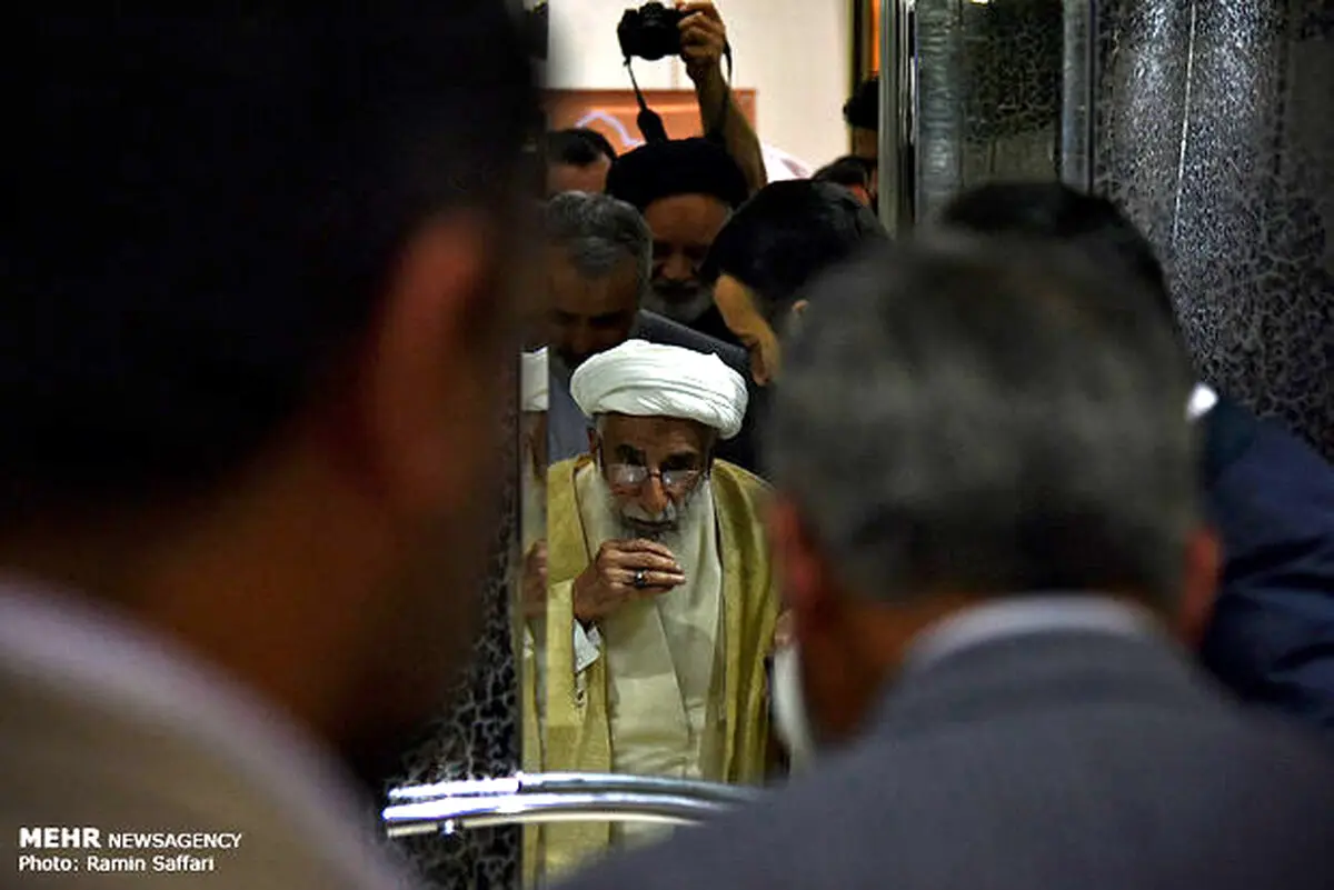 تصویری خاص از آیت الله جنتی