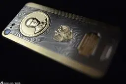 گوشی هوشمند با نقش پوتین به بازار آمد!/تصاویر