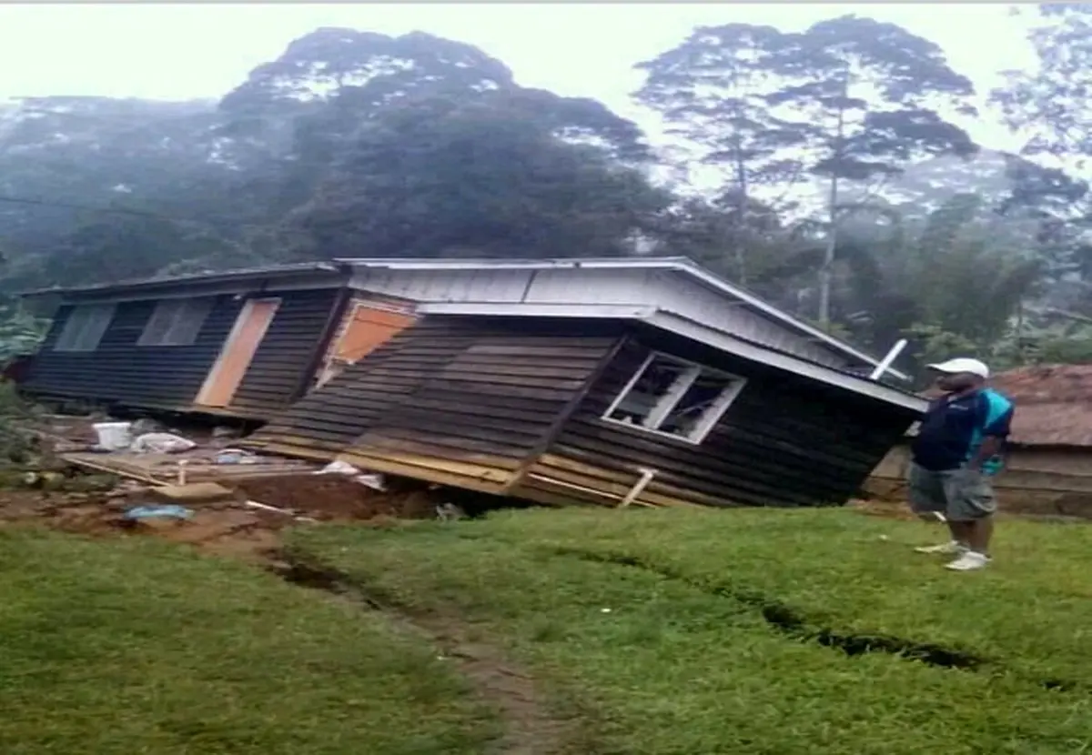 تصاویری از خسارت زلزله 7.5 ریشتری در گینه نو