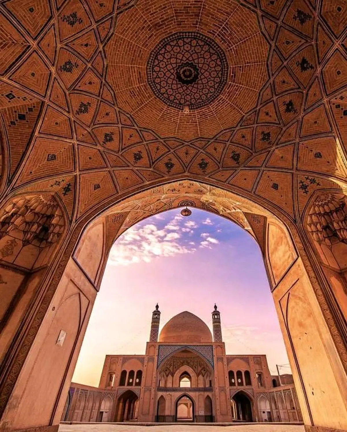 معماری باشکوه مسجد آقابزرگ / عکس