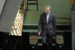 اصولگرایان لاریجانی را برای همکاری با دولت تنبیه می‌کنند