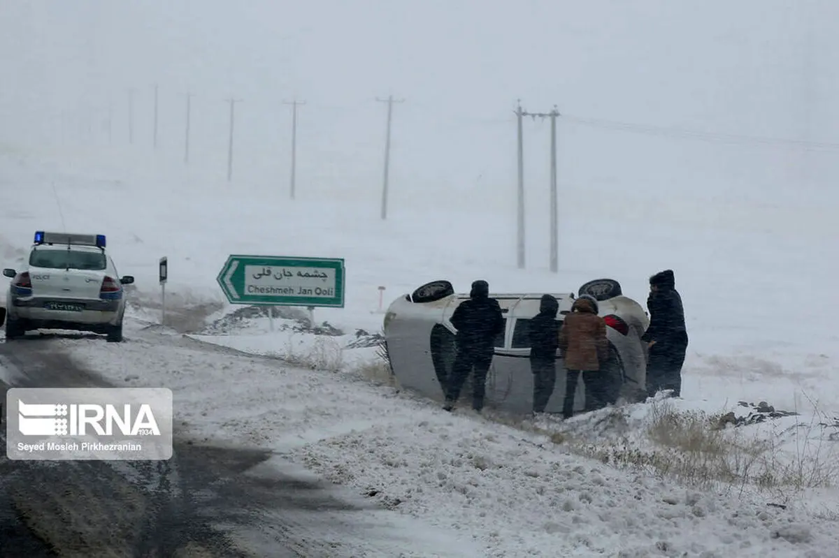 عکس / برف و یخبندان در جاده‌های کردستان