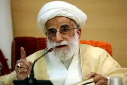 واکنش تند آیت الله جنتی به روحانی: مردم را ناامید نکنید و باعث سوءاستفاده دشمن نشوید