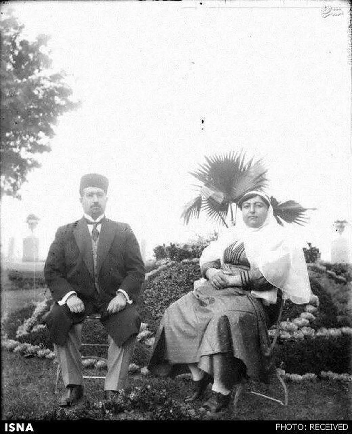 محمدعلی شاه قاجار و همسرش در روسیه/عکس