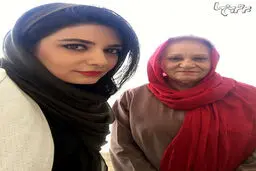 سلفی لیندا کیانی در کنار مادرش/عکس