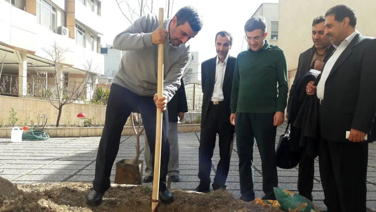 احمدی نژادی ها به دنبال احیای شعار «زنده باد بهار» از روز درختکاری