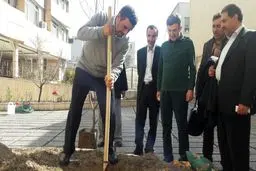 احمدی نژادی ها به دنبال احیای شعار «زنده باد بهار» از روز درختکاری