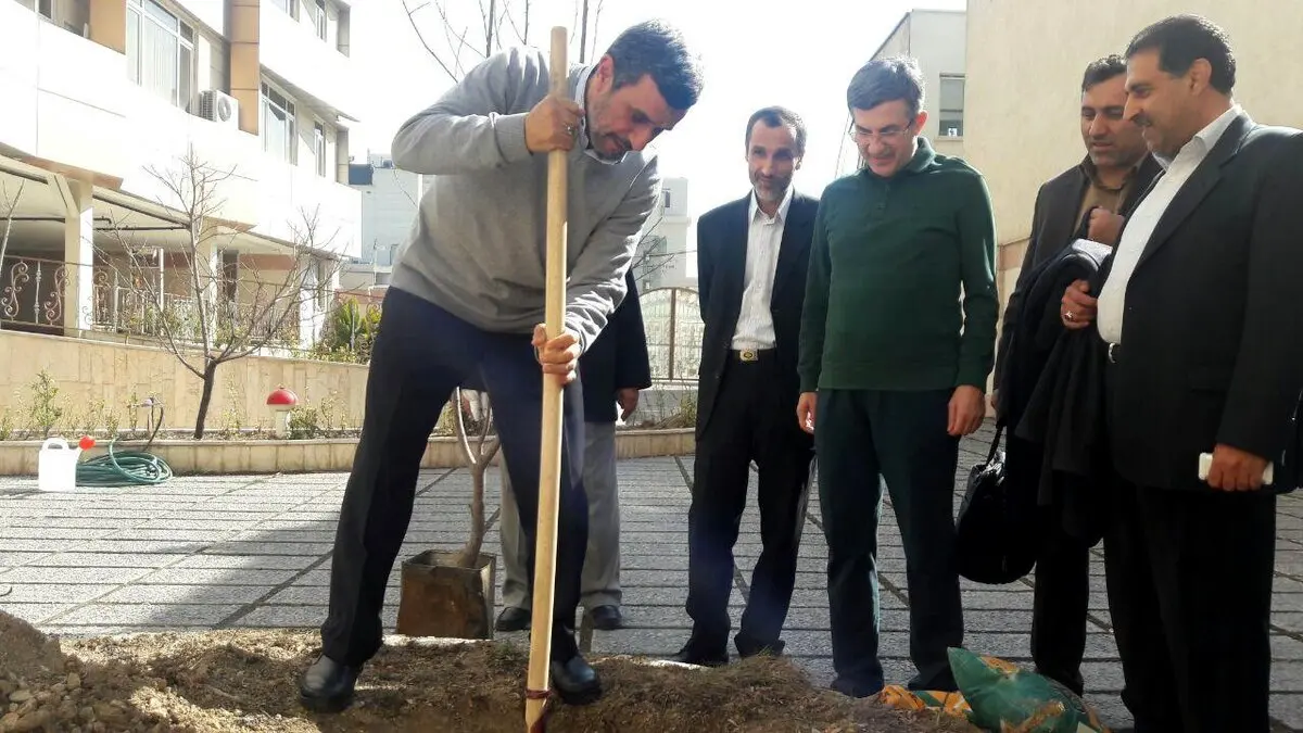 احمدی نژادی ها به دنبال احیای شعار «زنده باد بهار» از روز درختکاری