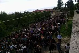 تصاویر تشییع پیکر مرحوم حبیب از مقابل منزلش