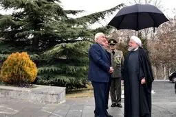 خوش و بش روحانی و ظریف بعد از پذیرفته نشدن استعفا + عکس