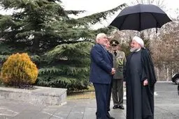 خوش و بش روحانی و ظریف بعد از پذیرفته نشدن استعفا + عکس