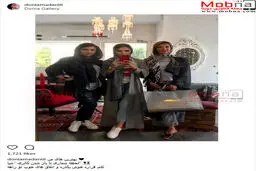سلفی آینه ای دنیا مدنی و دوستان مدلش/ عکس