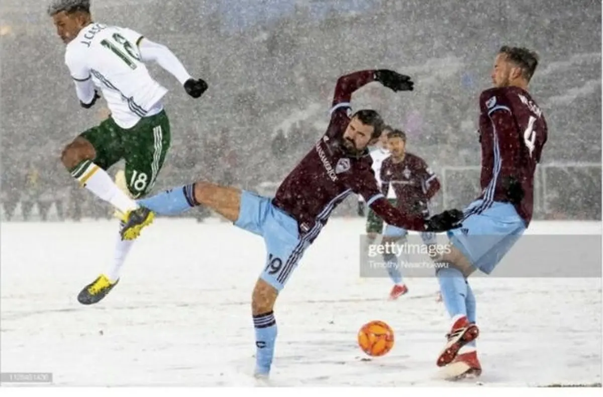 تصاویری از فوتبال برفی / تصاویر