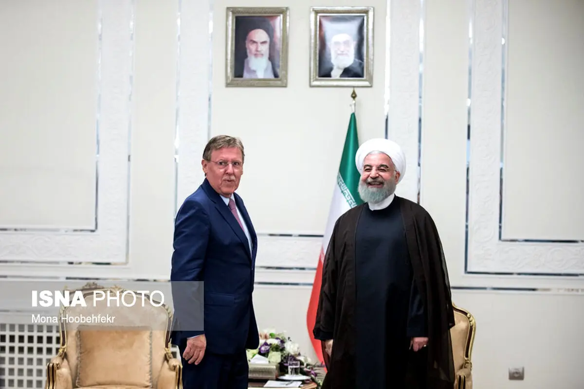 خنده های حسن روحانی در یک دیدار خارجی /عکس