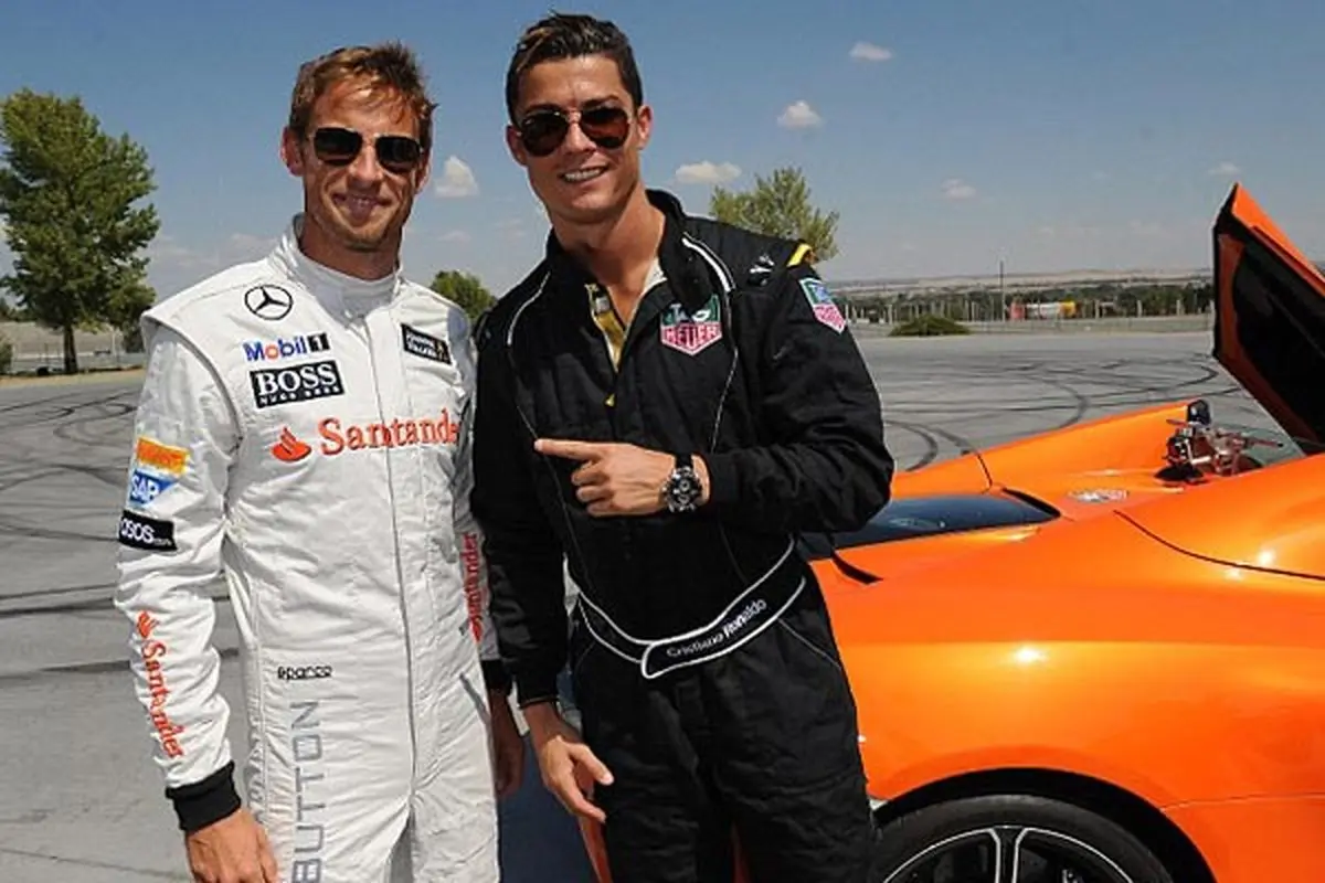 تصاویری از هنرنمایی رونالدو و راننده سرشناس فرمول یک