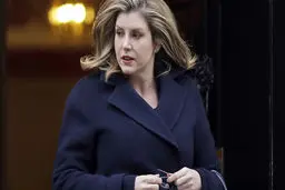 یک زن وزیر دفاع جدید انگلیس شد +عکس