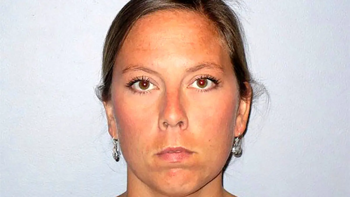 زن شوهردار از پسر 17 ساله همسایه باردار شد / شوهر این زن عقیم بود! +عکس