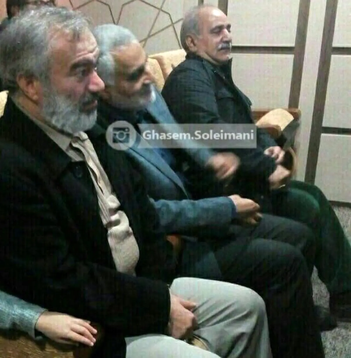 قاسم سلیمانی همراه پرویز پرستویی فیلم حاتمی‌کیا را دید / عکس