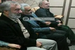 قاسم سلیمانی همراه پرویز پرستویی فیلم حاتمی‌کیا را دید / عکس