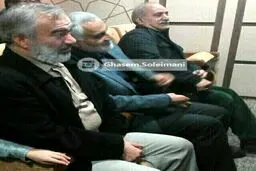 قاسم سلیمانی همراه پرویز پرستویی فیلم حاتمی‌کیا را دید / عکس