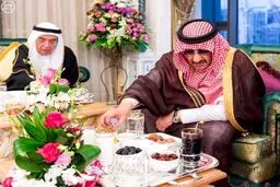 افطاری پادشاه عربستان سعودی/عکس