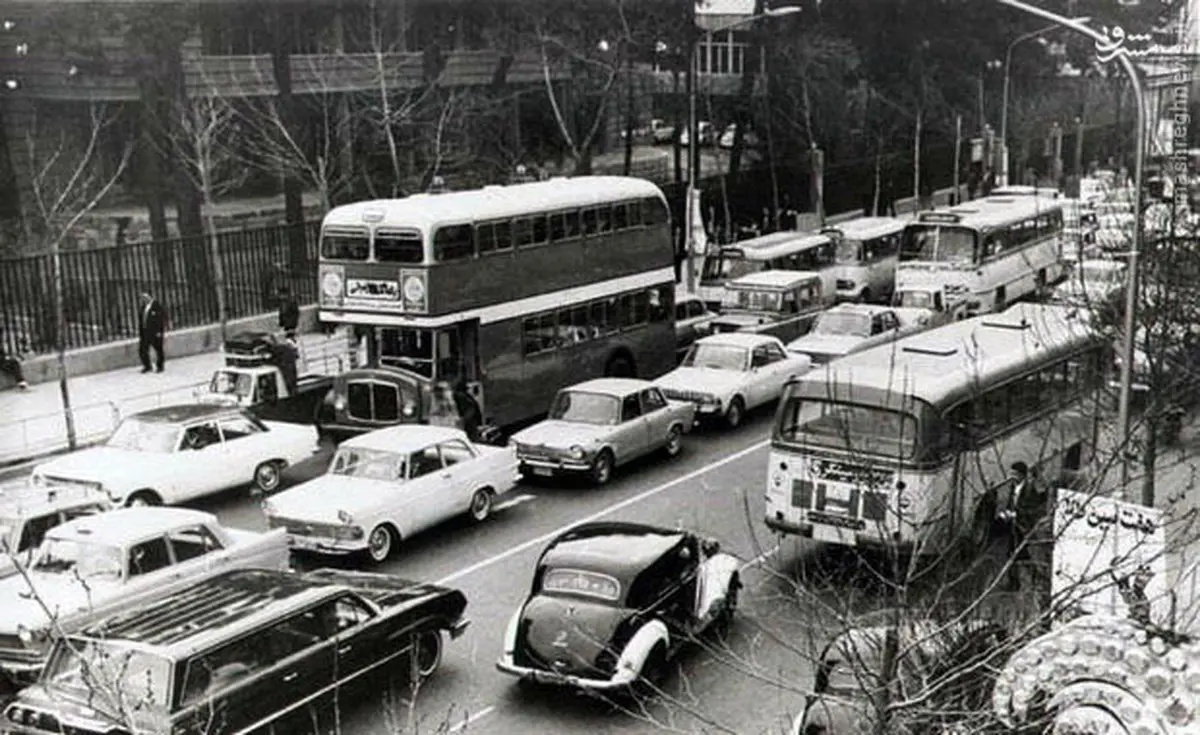 ترافیک خیابان ولیعصر در سال1340 + عکس