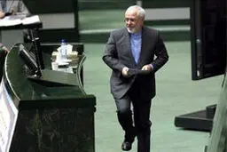 عضو هیات رئیسه مجلس: وضعیت حقوقی دریای خزر موضوع سوال از ظریف در مجلس است