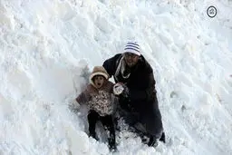 برف بازی مردم عربستان سعودی/ تصاویر