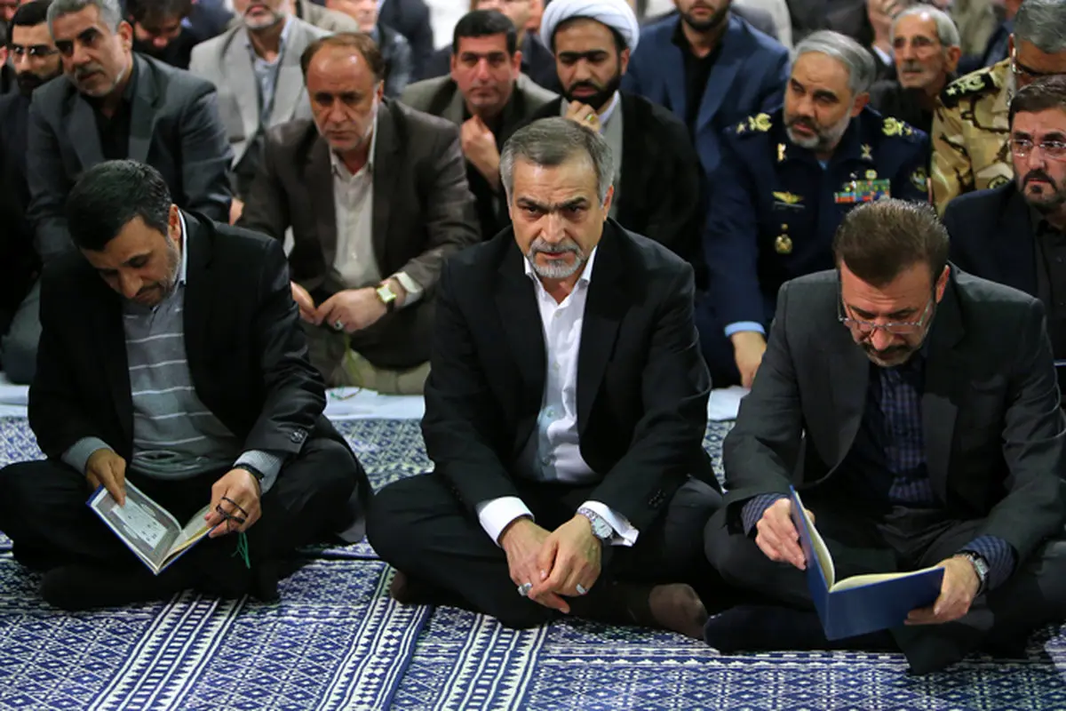 محمود احمدی نژاد و برادر روحانی در کنارهم/ عکس