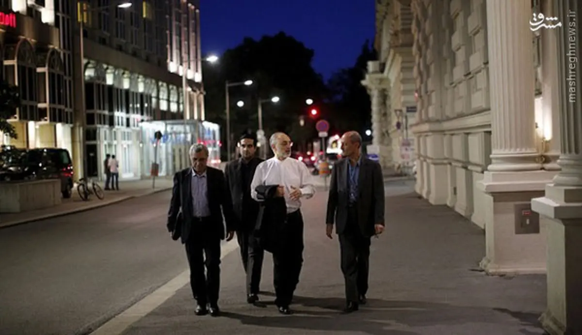 مرد هسته‌ای ایران پس از یک روز کاری فشرده/عکس