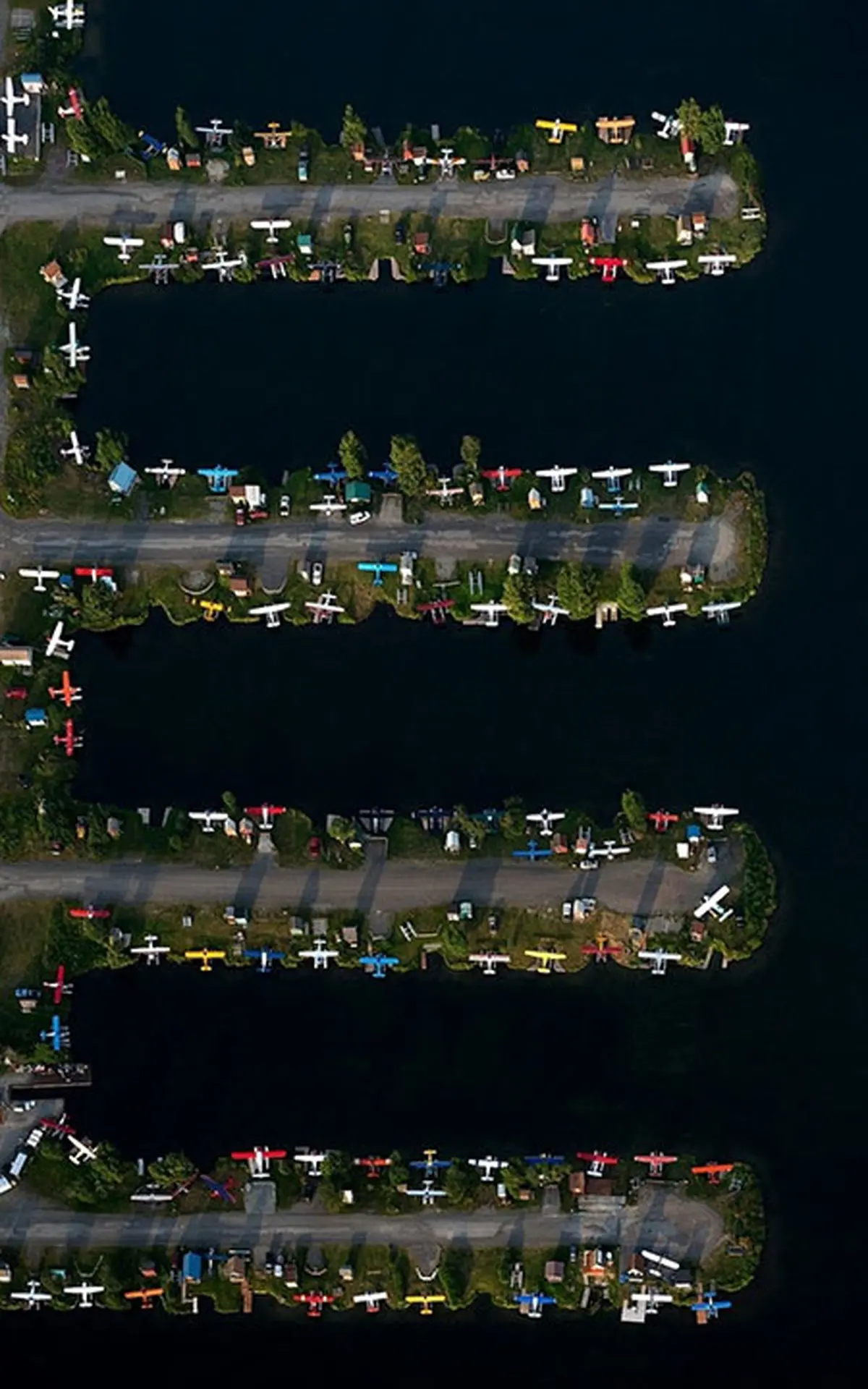 عکس دیده نشده از پارکینگ هواپیما در الاسکا