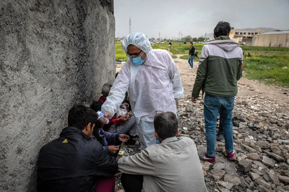 تست کرونا از معتادان متجاهر + عکس