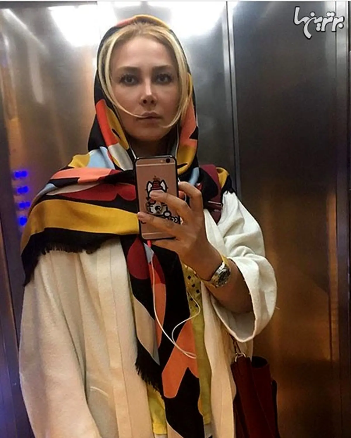 سلفی آسانسوری آنا نعمتی+ عکس