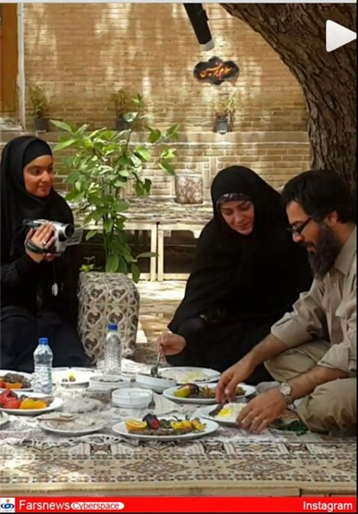 حرف‌های بدون سانسورالهام‏‎چرخنده/عکس