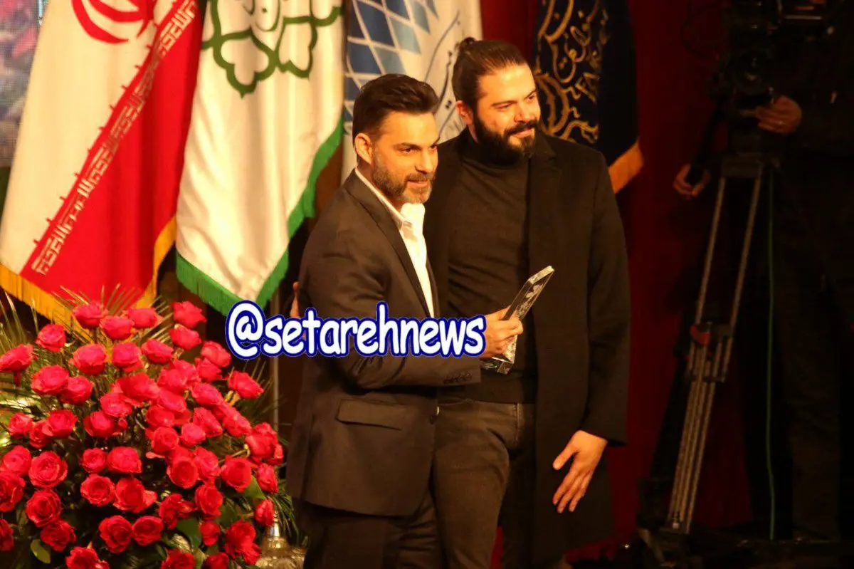 تصویری از تیپ پیمان معادی در اختتامیه جشنواره فجر